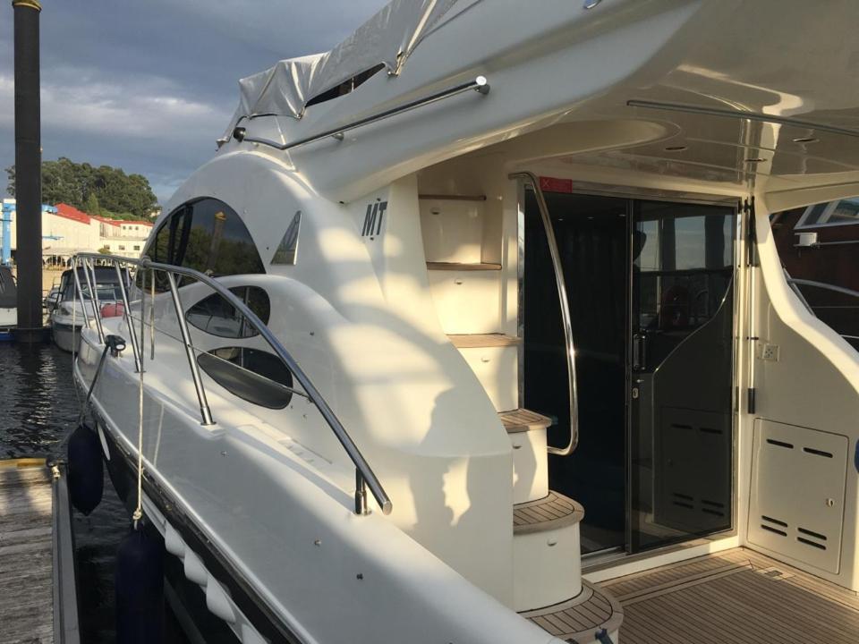 Porto Private Yacht- Accommodation Douro River Exterior photo